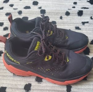 mens Hoka runners. Challenger ATR 6 GTX size 9D